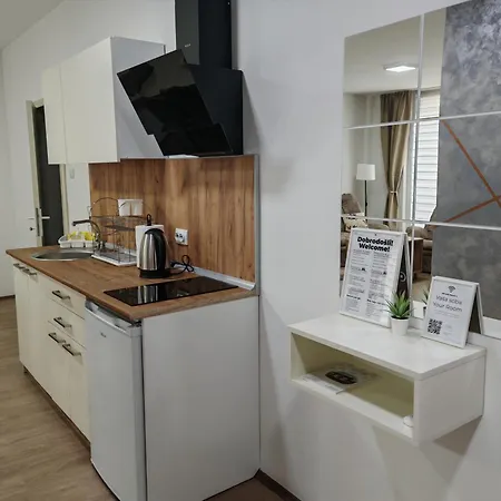 Six Windows Apartment