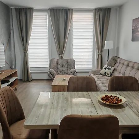 Six Windows Backa Topola