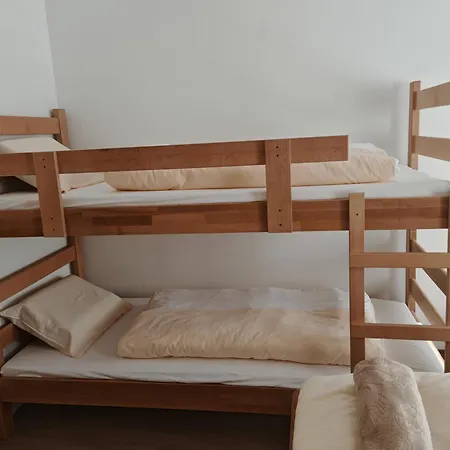 아파트 Six Windows