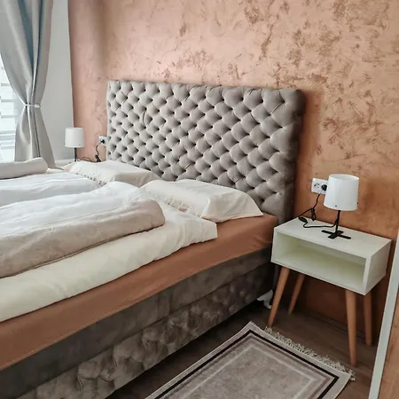 Six Windows * 바츠카토폴라