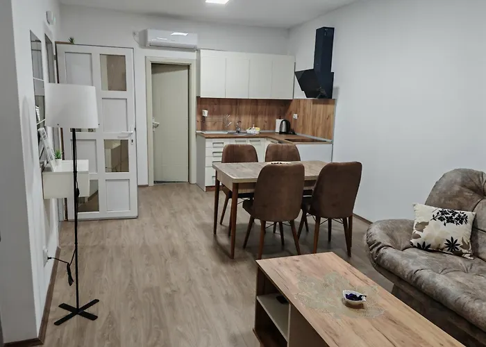 Апартаменты Six Windows *